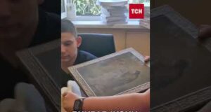 Чоловік ПОЦУПИВ дві ікони з храму просто під час служби! (ВІДЕО) Чоловік ПОЦУПИВ дві ікони з храму просто під час служби! (ВІДЕО)