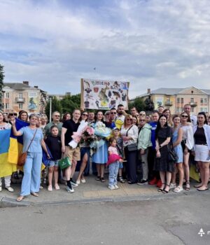 Нововолинськ-вітає-Героя:-Олег-Карпюк-повернувся-додому-після-полону Нововолинськ-вітає-Героя:-Олег-Карпюк-повернувся-додому-після-полону