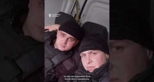 Хоче торкнутися землі, де загинув син під час боїв (ВІДЕО) Хоче торкнутися землі, де загинув син під час боїв (ВІДЕО)