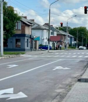 У-Нововолинську-триває-процес-нанесення-дорожньої-розмітки