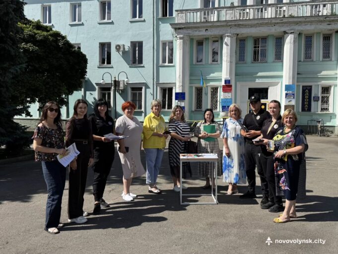 У Нововолинську провели акцію до Всесвітнього дня протидії торгівлі людьми У-Нововолинську-провели-акцію-до-Всесвітнього-дня-протидії-торгівлі-людьми