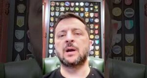 Зеленський жорстко відреагував на «мирну» пропозицію путіна (ВІДЕО) Зеленський жорстко відреагував на «мирну» пропозицію путіна (ВІДЕО)