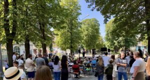 Молодіжний двіж на бульварі Шевченка у Нововолинську: фоторепортаж Молодіжний-двіж-на-бульварі-Шевченка-у-Нововолинську:-фоторепортаж