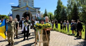 Нововолинська громада попрощалася з Героям Павлом Молодшим Нововолинська-громада-попрощалася-з-Героям-Павлом-Молодшим