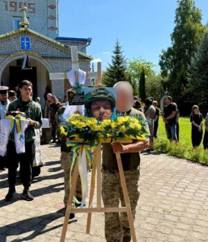 Нововолинська-громада-попрощалася-з-Героям-Павлом-Молодшим