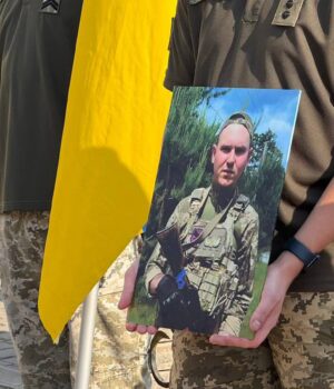 Нововолинська-громада-провела-в-останню-путь-Героя-Олександра-Герасимчука