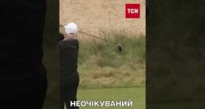 ТРАМПУ передали ключку для гольфу від УКРАЇНСЬКОГО ВІЙСЬКОВОГО! (ВІДЕО) ТРАМПУ передали ключку для гольфу від УКРАЇНСЬКОГО ВІЙСЬКОВОГО! (ВІДЕО)