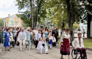 До Дня Незалежності у Нововолинську відбулася традиційна хода у вишиванках До-Дня-Незалежності-у-Нововолинську-відбулася-традиційна-хода-у-вишиванках