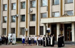 У Нововолинську молитовно згадали Героїв, які загинули за незалежність У-Нововолинську-молитовно-згадали-Героїв,-які-загинули-за-незалежність