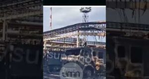 На росії ДОГОРІВ Новошахтинський НПЗ (ВІДЕО) На росії ДОГОРІВ Новошахтинський НПЗ (ВІДЕО)