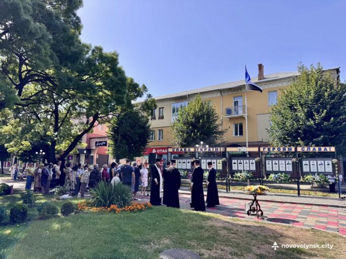 Нововолинськ вшанував памʼять полеглих Захисників України Нововолинськ-вшанував-памʼять-полеглих-Захисників-України