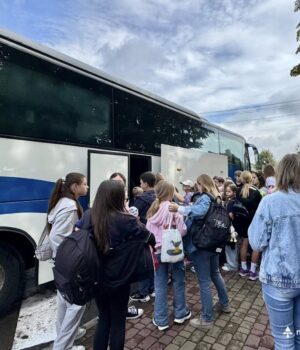 Учні-ліцею-№2-вирушили-у-навчальну-поїздку-до-Світязя