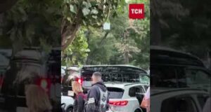 ДЖОНСОН У ЦЕНТРІ ОДЕСІ — найперше пішов слухати ПІАНІНО! (ВІДЕО) ДЖОНСОН У ЦЕНТРІ ОДЕСІ — найперше пішов слухати ПІАНІНО! (ВІДЕО)