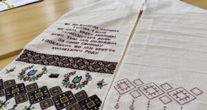 Рідні полонених та зниклих безвісти військових з Нововолинської громади вишивають «Рушник надії» Рідні-полонених-та-зниклих-безвісти-військових-з-Нововолинської-громади-вишивають-«Рушник-надії»