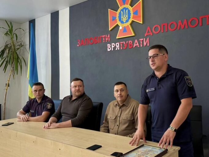 Привітали рятівників з Нововолинської громади із професійним святом Привітали-рятівників-з-Нововолинської-громади-із-професійним-святом