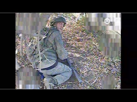 Єй,Поліна,там хробак на колінах.Жодна притомна жива істота не постраждала. БумБокс, у фарбах війни (ВІДЕО)