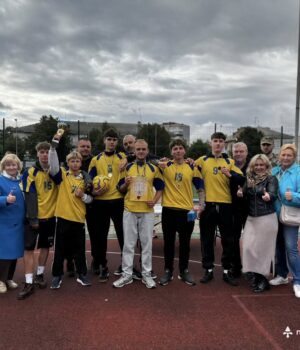 Сила,-витривалість-і-командний-дух:-у-Нововолинську-провели-«Козацькі-забави»-серед-школярів Сила,-витривалість-і-командний-дух:-у-Нововолинську-провели-«Козацькі-забави»-серед-школярів