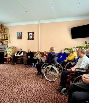 У-відділенні-стаціонарного-догляду-в-Благодатному-відбувся-захід-до-Дня-людей-похилого-віку У-відділенні-стаціонарного-догляду-в-Благодатному-відбувся-захід-до-Дня-людей-похилого-віку