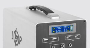 Портативна зарядна станція LogicPower LP CHARGER MPPT 300 (300W 280Wh): Надійне автономне живлення для сучасного... Портативна зарядна станція LogicPower LP CHARGER MPPT 300 (300W 280Wh): Надійне автономне живлення для сучасного життя