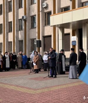 У-День-Захисників-та-Захисниць-України-в-Нововолинську-помолилися-за-воїнів