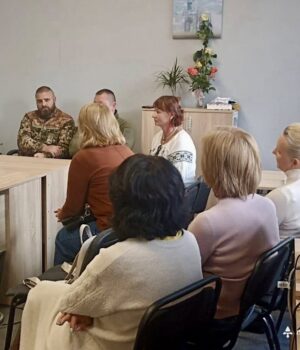 «Сила-нескорених»:-нововолинські-ветерани-по-відеозвʼязку-поспілкувалися-з-ліцеїстами-із-Луганщини