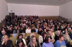 Освітяни Нововолинська отримали вітання та відзнаки до професійного свята Освітяни-Нововолинська-отримали-вітання-та-відзнаки-до-професійного-свята