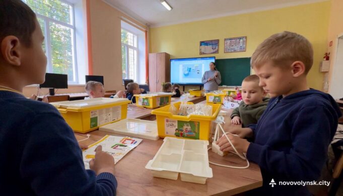 ІТ для найменших: у ліцеї №4 відкрили гурток робототехніки ІТ-для-найменших:-у-ліцеї-№4-відкрили-гурток-робототехніки