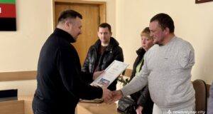 Відзначили військових і розглянули питання сесії: у міській раді провели «День депутата» Відзначили-військових-і-розглянули-питання-сесії:-у-міській-раді-провели-«День-депутата»