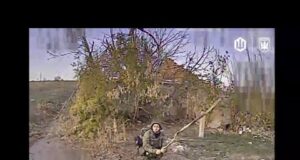 Щось з лицем, хробак. Знимкують Птахи Мадяра. (ВІДЕО) Щось з лицем, хробак. Знимкують Птахи Мадяра. (ВІДЕО)