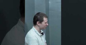 ВИДИМО ОН НЕ РУСКИЙ ПО ЭТОМУ БРОСАЮТ (ВІДЕО) ВИДИМО ОН НЕ РУСКИЙ ПО ЭТОМУ БРОСАЮТ (ВІДЕО)