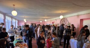 Благодійний ярмарок у Грибовицькій гімназії: збирали кошти на ремонт авто для Захисників Благодійний-ярмарок-у-Грибовицькій-гімназії:-збирали-кошти-на-ремонт-авто-для-Захисників