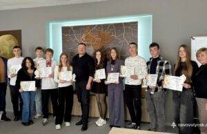Кращим ліцеїстам вручили сертифікати на стипендію міського голови Кращим-ліцеїстам-вручили-сертифікати-на-стипендію-міського-голови