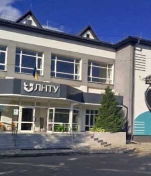 Біля-луцького-вишу-з’явилися-нові-мурали Біля-луцького-вишу-з’явилися-нові-мурали
