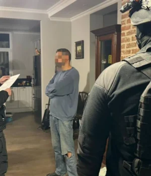 Ексдиректор-"Молодого-театру"-Білоус-отримав-підозру-у-сексуальному-насильстві-щодо-студенток Ексдиректор-"Молодого-театру"-Білоус-отримав-підозру-у-сексуальному-насильстві-щодо-студенток