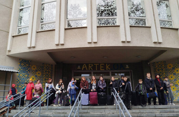 Діти пільгових категорій з Нововолинської громади три тижні відпочивали в «Артеку» Діти-пільгових-категорій-з-Нововолинської-громади-три-тижні-відпочивали-в-«Артеку»