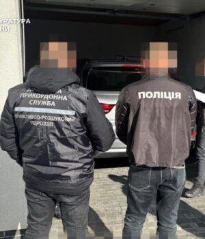 2500-доларів-–-за-статус-«багатодітного-батька»:-троє-волинян-переправляли-чоловіків-за-кордон 2500-доларів-–-за-статус-«багатодітного-батька»:-троє-волинян-переправляли-чоловіків-за-кордон