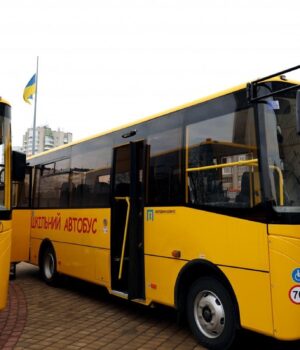 Для-волинських-шкіл-купують-ще-сім-автобусів Для-волинських-шкіл-купують-ще-сім-автобусів
