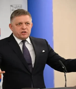 Словаччина-ніколи-не-підтримає-кредитів-на-військові-потреби-України-–-Фіцо Словаччина-ніколи-не-підтримає-кредитів-на-військові-потреби-України-–-Фіцо