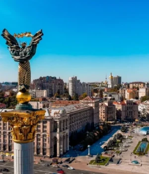 Київ-зазнав-ворожої-атаки-балістичними-ракетами-в-ніч-на-суботу:-що-відомо Київ-зазнав-ворожої-атаки-балістичними-ракетами-в-ніч-на-суботу:-що-відомо