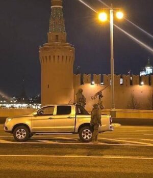 Китайські-джипи-без-прицілів:-біля-Кремля-“засвітились”-мобільні-антидронові-групи