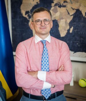 Їжа,-фейки-і-дипломатія:-у-Луцьку-відбудуться-дві-події-з-Дмитром-Кулебою Їжа,-фейки-і-дипломатія:-у-Луцьку-відбудуться-дві-події-з-Дмитром-Кулебою