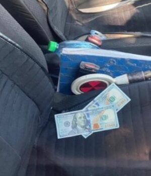 На-Волині-водійка,-яку-спіймали-без-прав,-пропонувала-правоохоронцям-хабар На-Волині-водійка,-яку-спіймали-без-прав,-пропонувала-правоохоронцям-хабар