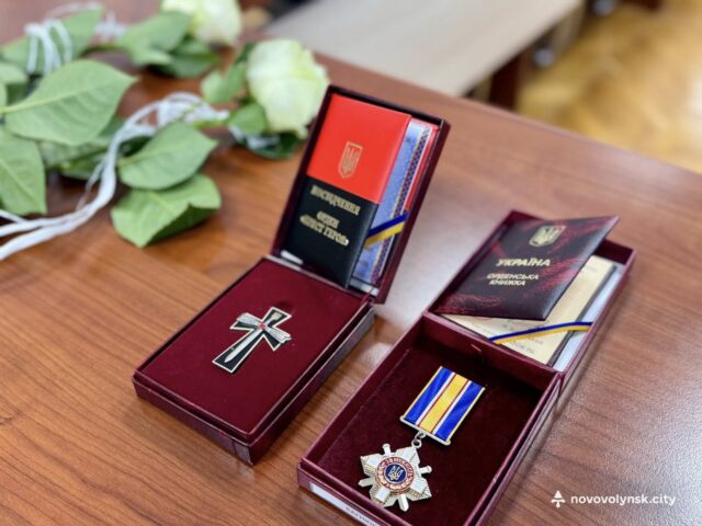 Двох полеглих військовослужбовців з Нововолинської громади вшанували відзнаками Двох-полеглих-військовослужбовців-з-Нововолинської-громади-вшанували-відзнаками