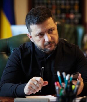 В-новий-рік-з-воєнним-станом-і-загальною-мобілізацією:-президент-підписав-закони