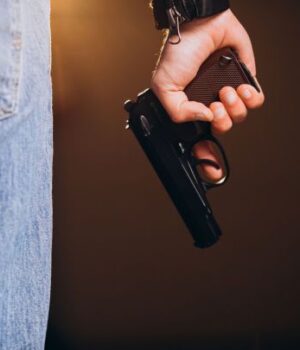 У Кременчуці-чоловік-відкрив-вогонь-у ТЦК:-є поранені У Кременчуці-чоловік-відкрив-вогонь-у ТЦК:-є поранені