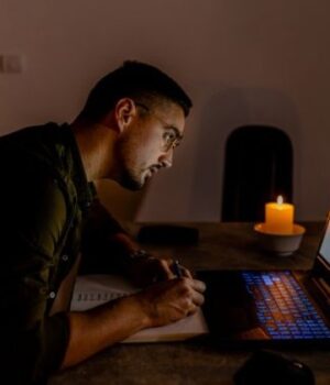 В-Україні-посилять-відключення-світла:-які-будуть-графіки-31-жовтня В-Україні-посилять-відключення-світла:-які-будуть-графіки-31-жовтня