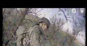 Усюди, де не бачу, і-бачу хробаків. Знимкують Птахи Мадяра. (ВІДЕО) Усюди, де не бачу, і-бачу хробаків. Знимкують Птахи Мадяра. (ВІДЕО)
