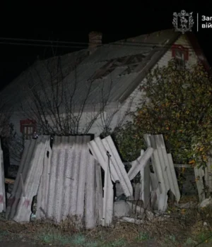 Нічна-атака-Запоріжжя:-двоє-людей-поранені,-58-тисяч-абонентів-без-світла