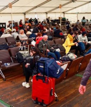 Українців-вже-виселяють.-Німеччина-закриває-найбільший-притулок-для-біженців