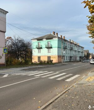 У-Нововолинську-облаштовують-доступні-тротуари